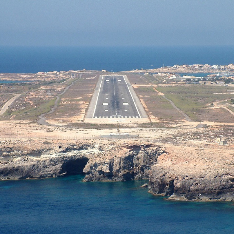 L'aeroporto di Lampedusa