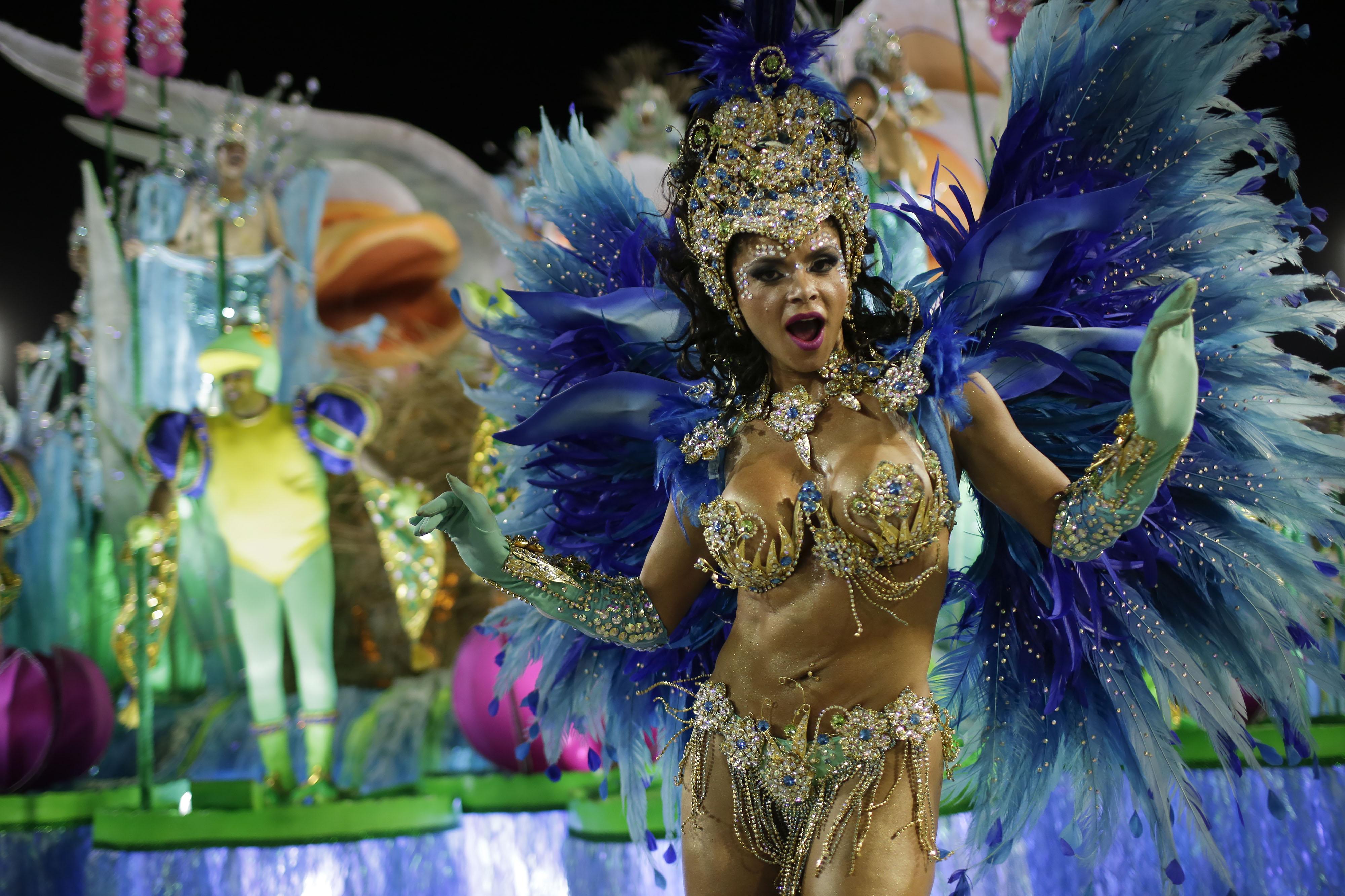 Carnevale di Rio, lo spettacolo continua | Sky TG24