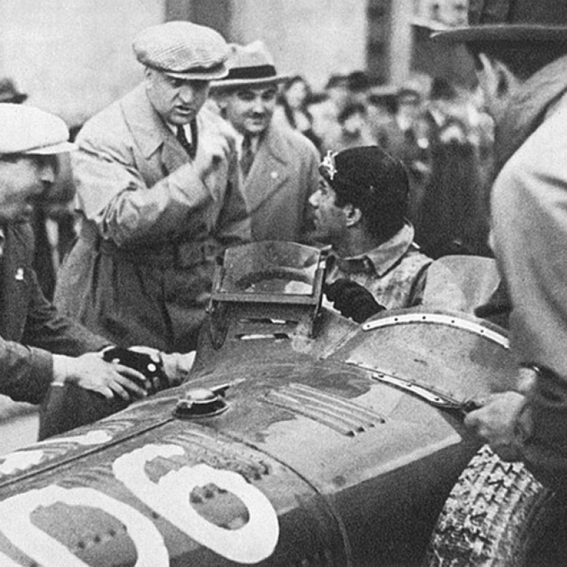 Carlo Pintacuda con Enzo Ferrari, foto pu24.it