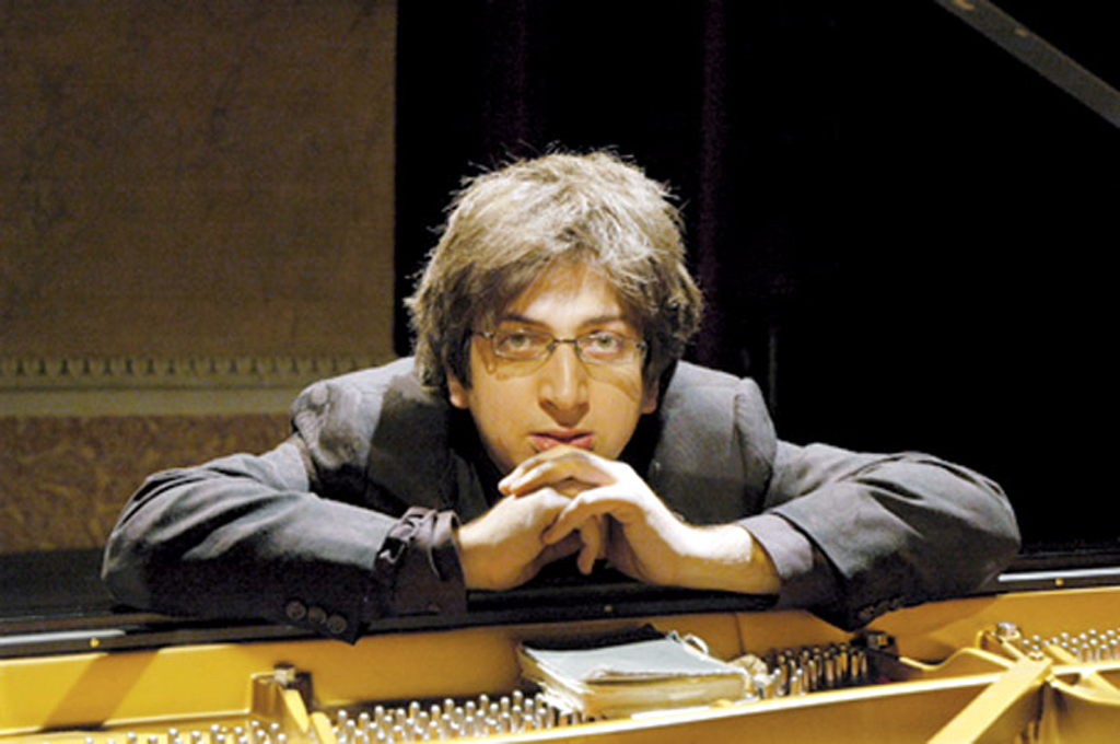 Il pianista Ramin Bahrami suona Bach al Duomo di Enna - Giornale di Sicilia