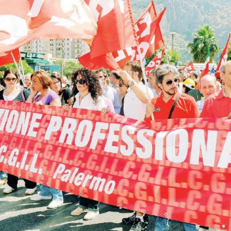 Foto d'archivio: una manifestazione dei lavoratori della formazione professionale