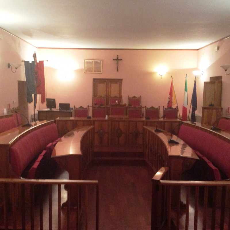 L'aula consiliare del palazzo municipale di Troina