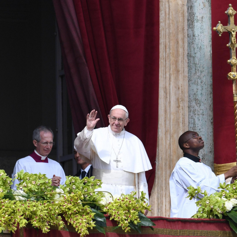 Papa Francesco durante la benedizione Urbi et Orbi di Pasqua