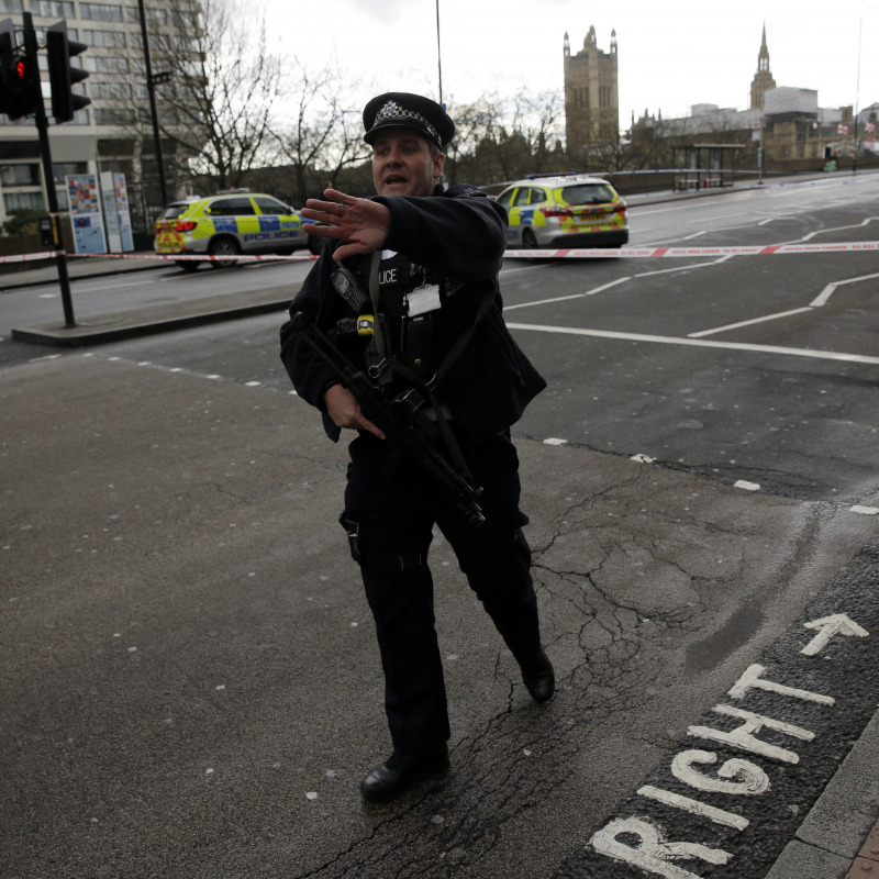 Polizia fuori dal Westminster, Londra