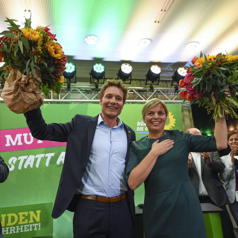 Ludwig Hartmann e Katharina Schulze festeggiano il grande risultato dei Verdi