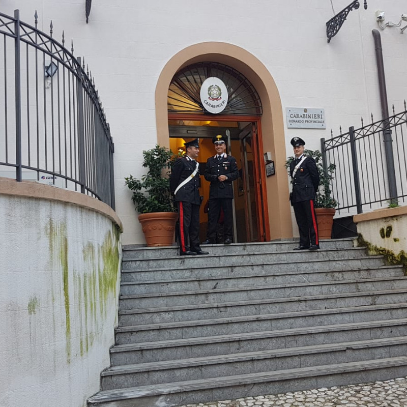 Carabinieri alla caserma Carini a Palermo per l'uscita degli arrestati