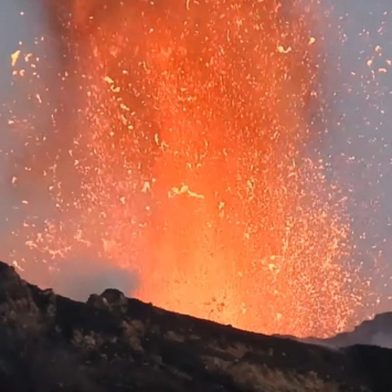 Il vulcano Stromboli in attività (fonte: INGV) - Foto da Archivio