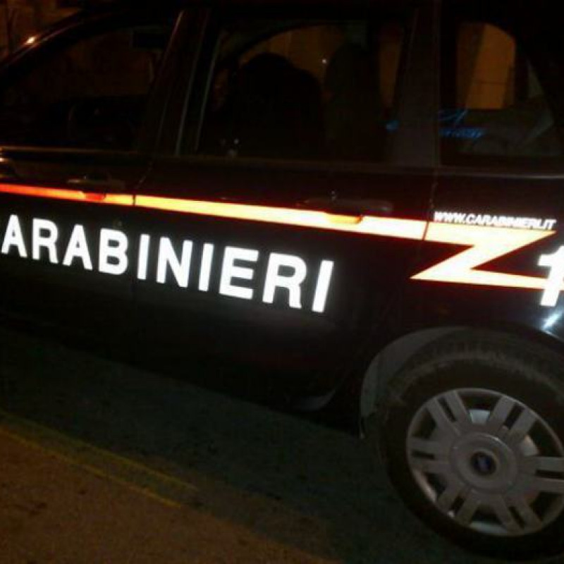 Carabinieri auto notte