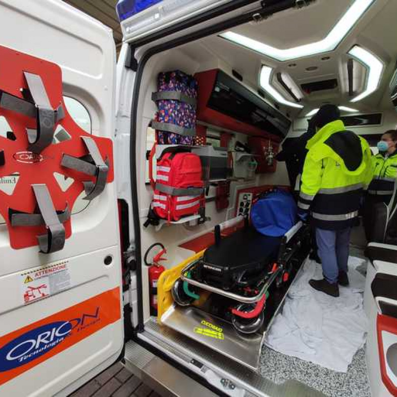 Coronavirus: Ferrari dona un'ambulanza al 118 di Modena