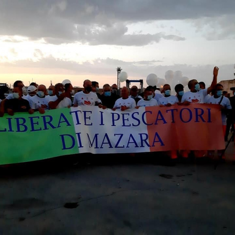 Una foto della manifestazione per la liberazione dei pescatori di Mazara
