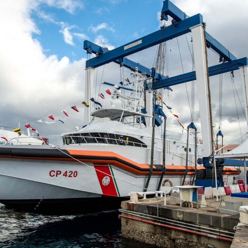 L'inaugurazione della nuova nave della guardia costiera a Messina