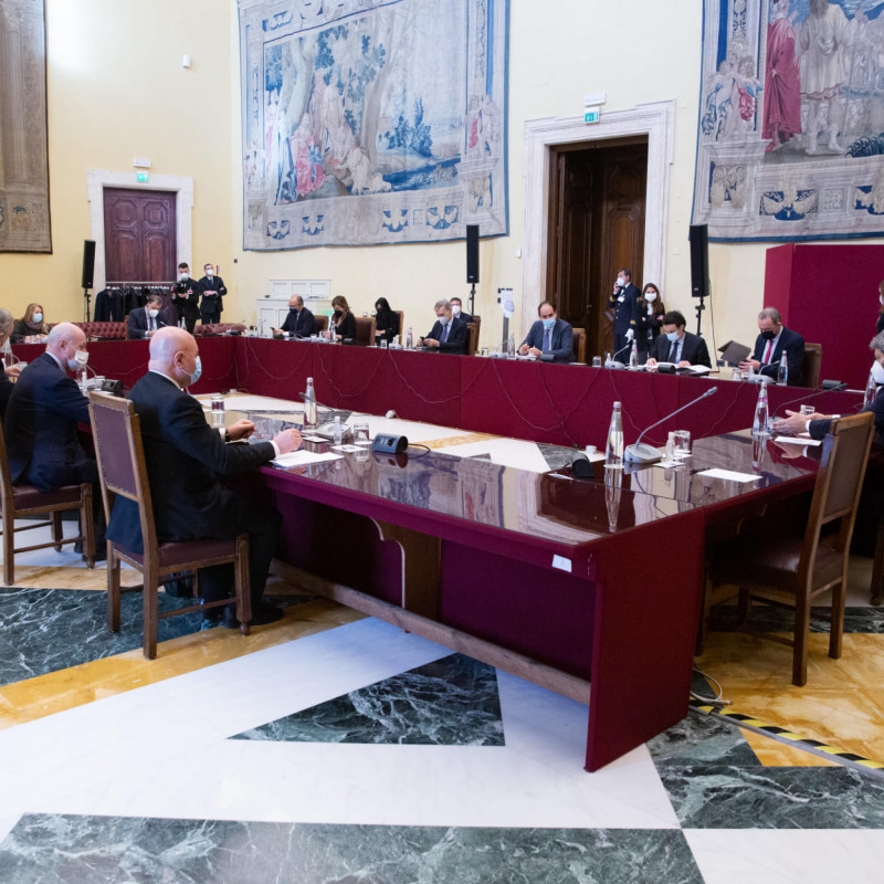 La riunione, nella sala della Lupa di Montecitorio, del tavolo di lavoro convocato dal presidente della Camera Roberto Fico