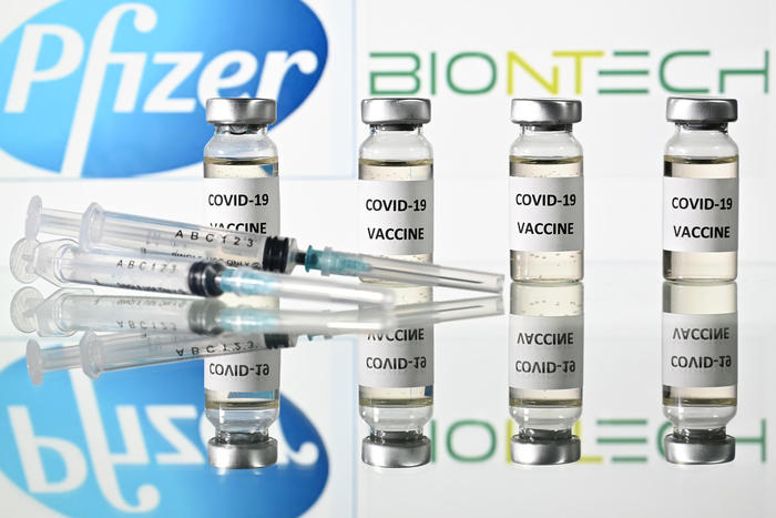 Vaccino Pfizer, uno studio: l'efficacia diminuisce dopo sei mesi. Si riapre il dibattito sulla terza dose - Giornale di Sicilia