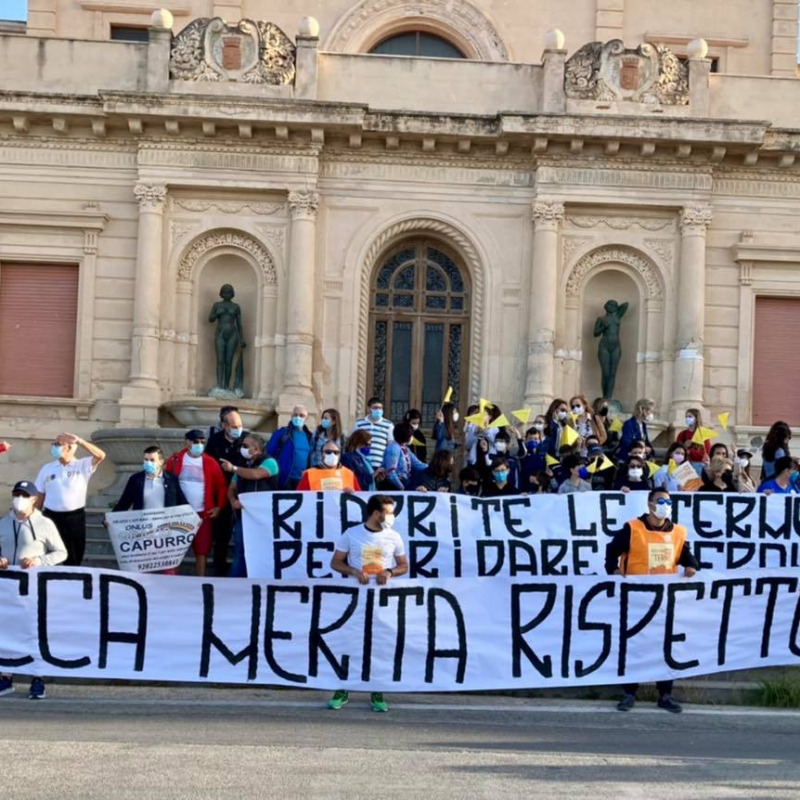 Il gruppo in marcia su Palermo