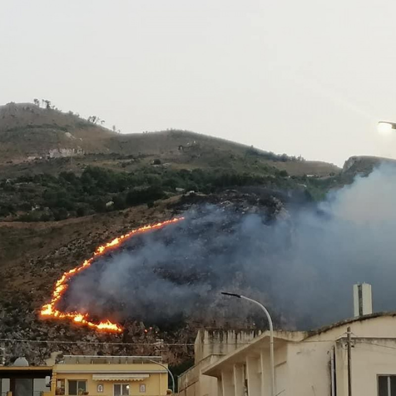 Incendio tra Pizzolungo e Bonagia nel Trapanese