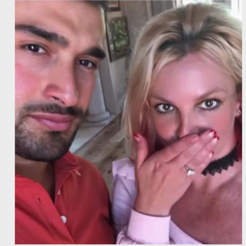 Un frame del video postato da Britney Spears con Sam Asghari