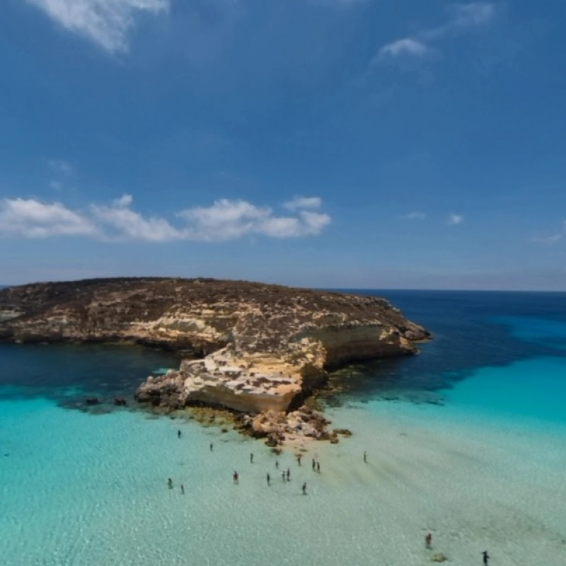 Lampedusa, Isola dei Conigli (da Google Street View)