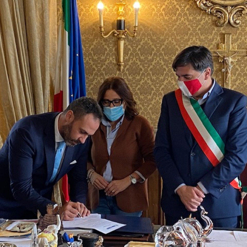 Barresi firma come nuovo assessore a Catania