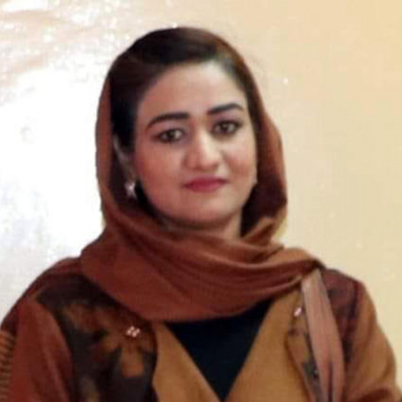 L'attivista e docente di Economia Frozan Safi, uccisa in Afghanistan a colpi di arma da fuoco