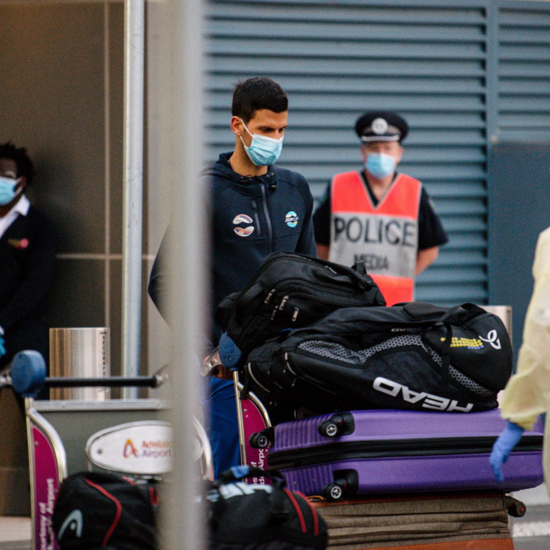 L'arrivo di Novak Djokovic in aeroporto