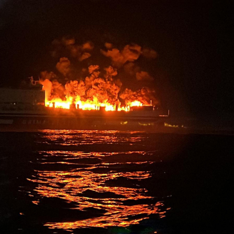 L'incendio sul traghetto della Grimaldi