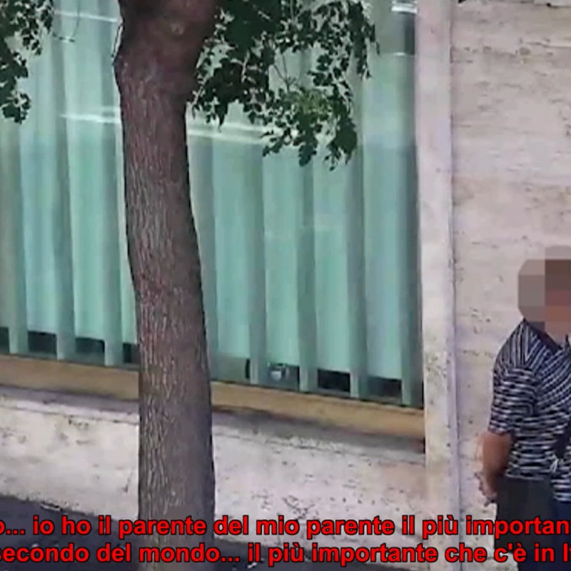 Il frame tratto dal video diffuso dai carabinieri mostra il dialogo in cui Mario Carlo Guttadauro allude a Matteo Messina Denaro
