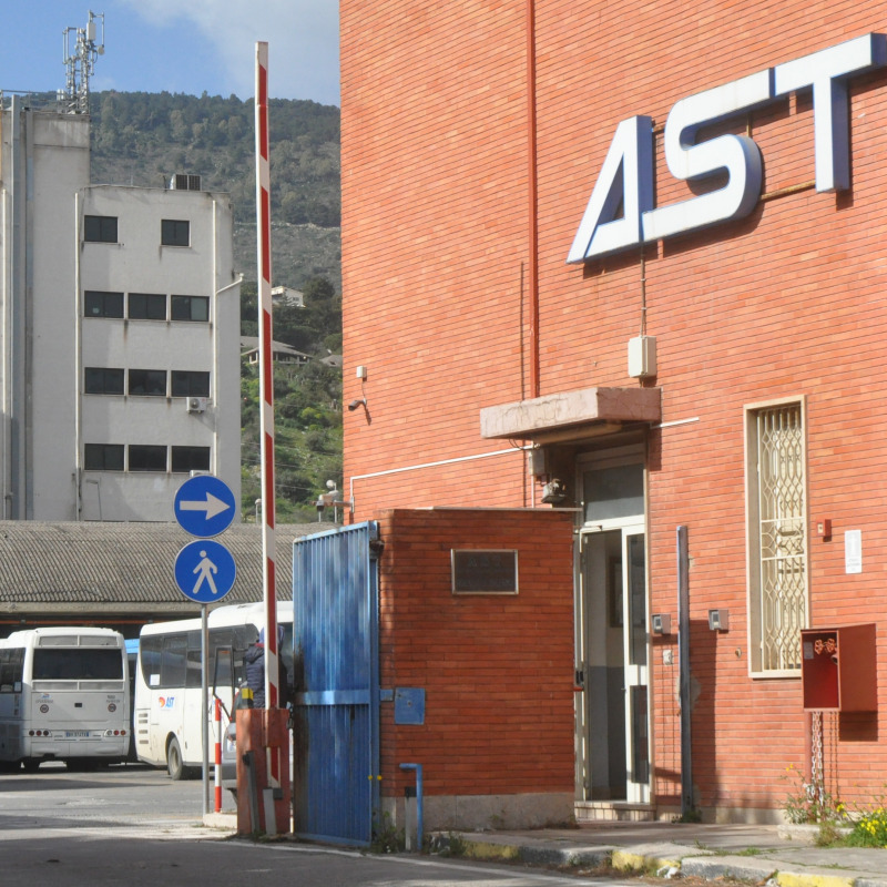 La sede Ast di via Ugo La Malfa, a Palermo