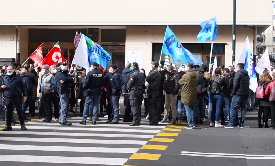 Catania, sciopero ad oltranza dei lavoratori della Pfizer - Giornale di  Sicilia