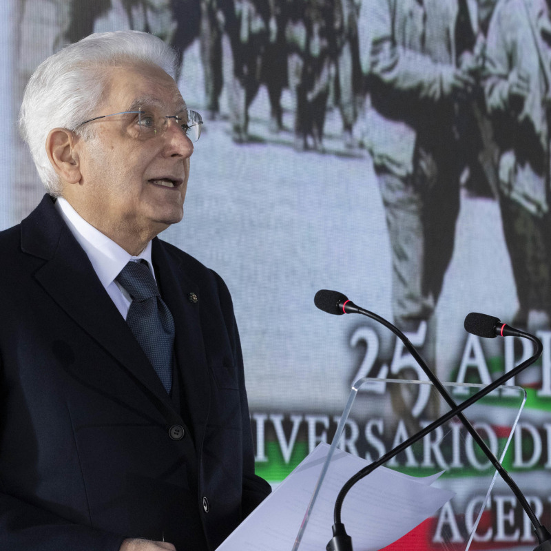 Il Presidente della Repubblica Sergio Mattarella ad Acerra in occasione della cerimonia del 77° anniversario della Liberazione