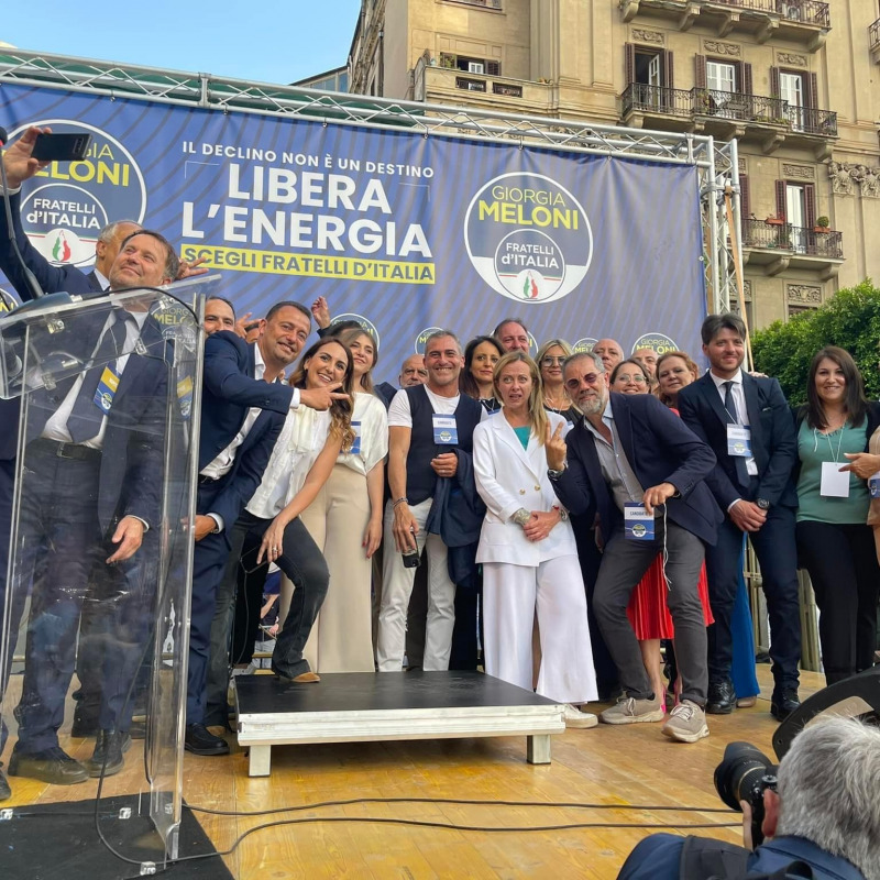La manifestazione del primo giugno con Giorgia Meloni e i candidati di Fratelli d'Italia: Lombardo è il primo da sinistra