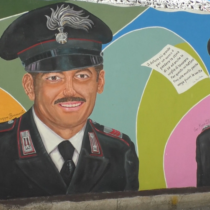 Il murales con i volti delle vittime e di altre personalità impegnate sul fronte della lotta alla mafia
