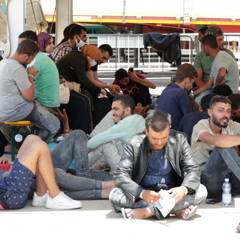 Migranti al loro arrivo sul molo Norimberga di Messina