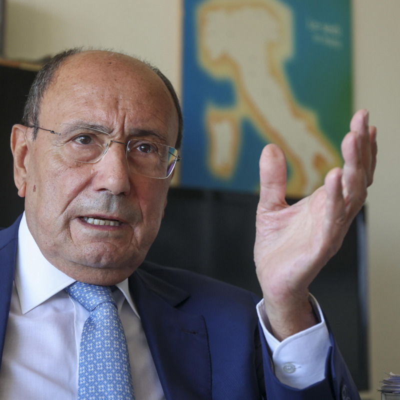 Renato Schifani, presidente senza giunta