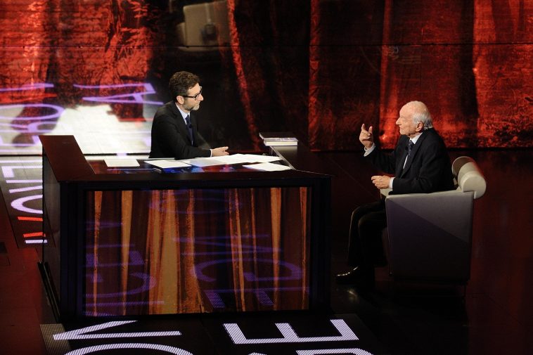 Fabio Fazio intervista Piero Angela durante la trasmissione 'Che tempo che fa', il 24 maggio 2015