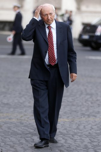 Piero Angela al Quirinale per il ricevimento per la Festa della Repubblica, in una foto del 1 giugno 2016 a Roma
