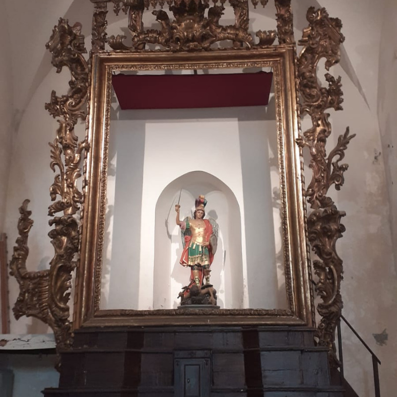 L'altare ligneo della chiesa di Militello Val di Catania