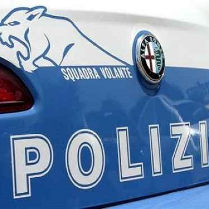 Donna trovata morta in casa a Trapani, indaga la polizia: ipotesi overdose