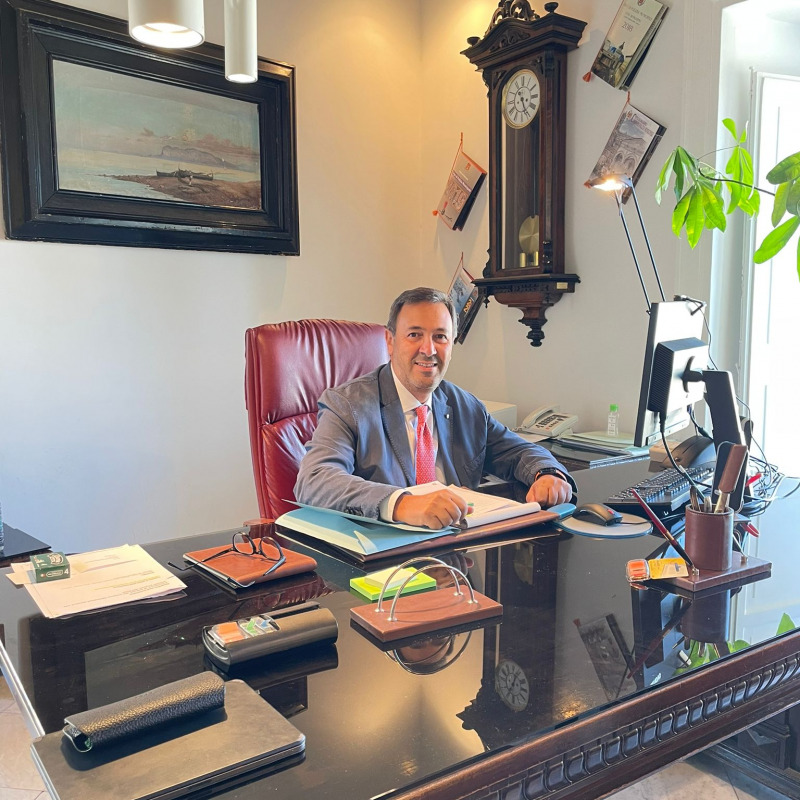 Raimondo Liotta nel suo nuovo ufficio, a Palermo