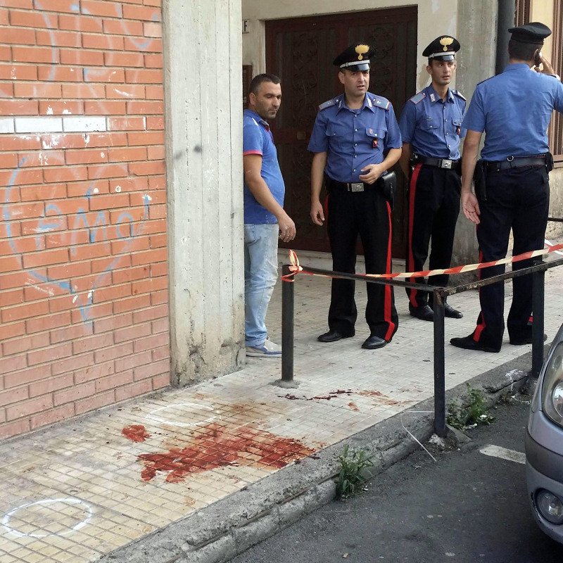I carabinieri sul luogo della sparatoria