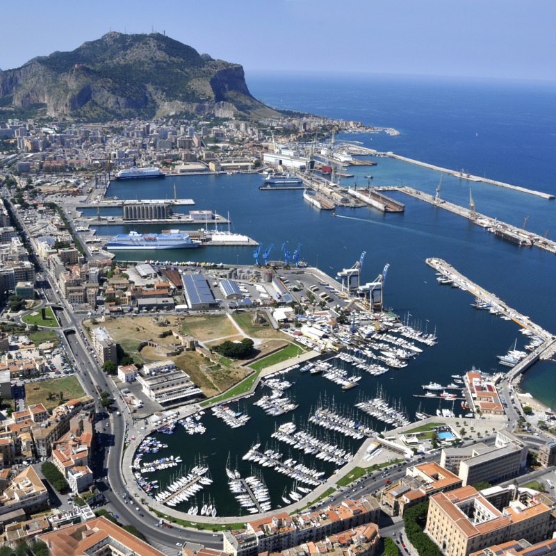 Veduta panoramica del porto di Palermo