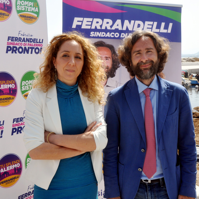 Giulia Argiroffi e Ugo Forello durante la campagna elettorale condotta al fianco di Fabrizio Ferrandelli (fotoFucarini)