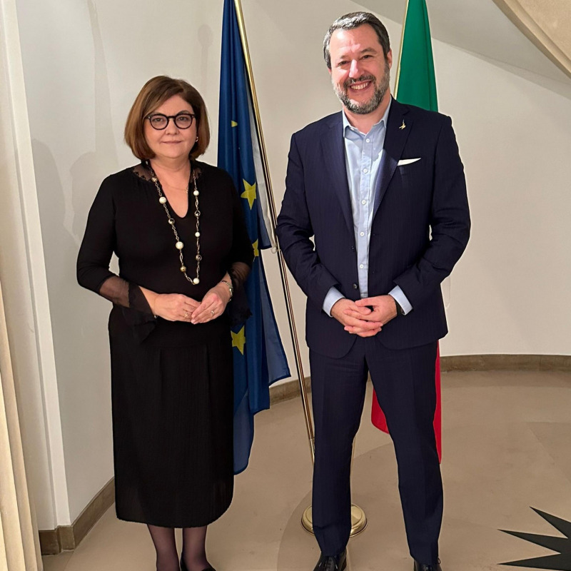 Matteo Salvini con la commissaria europea ai Trasporti Adina Valean