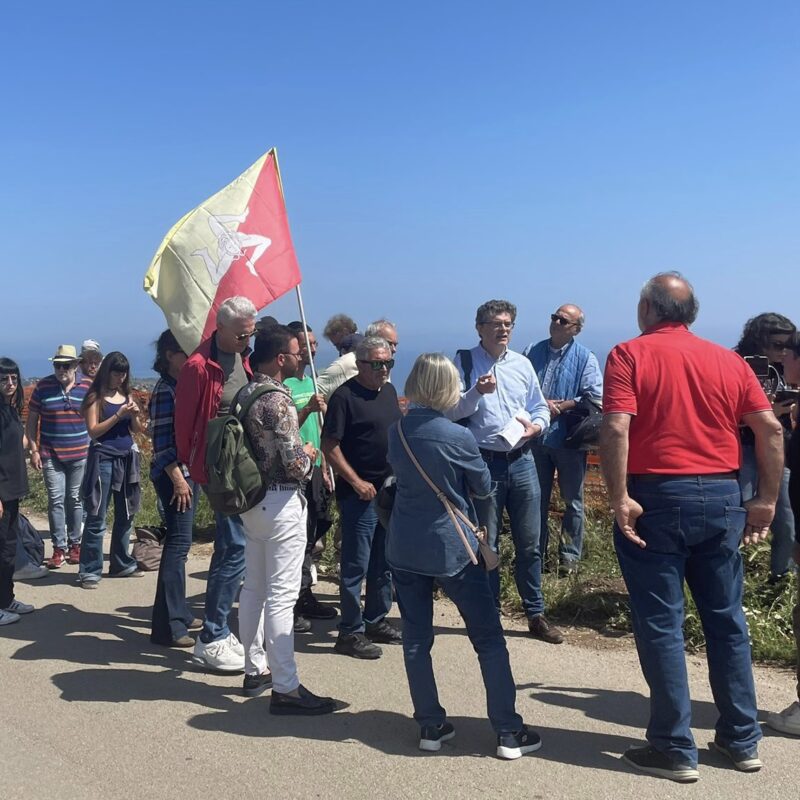 Il sit-in del comitato Città Porto e del movimento Trinacria