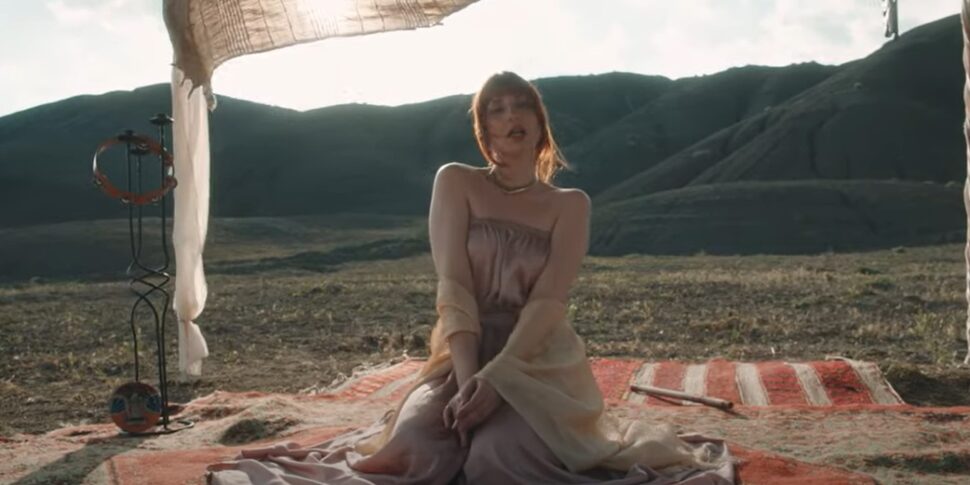 Papiro torna con Wonder Woman, i Calanchi del Cannizzola tra gli Erei e l'Etna protagonisti del videoclip