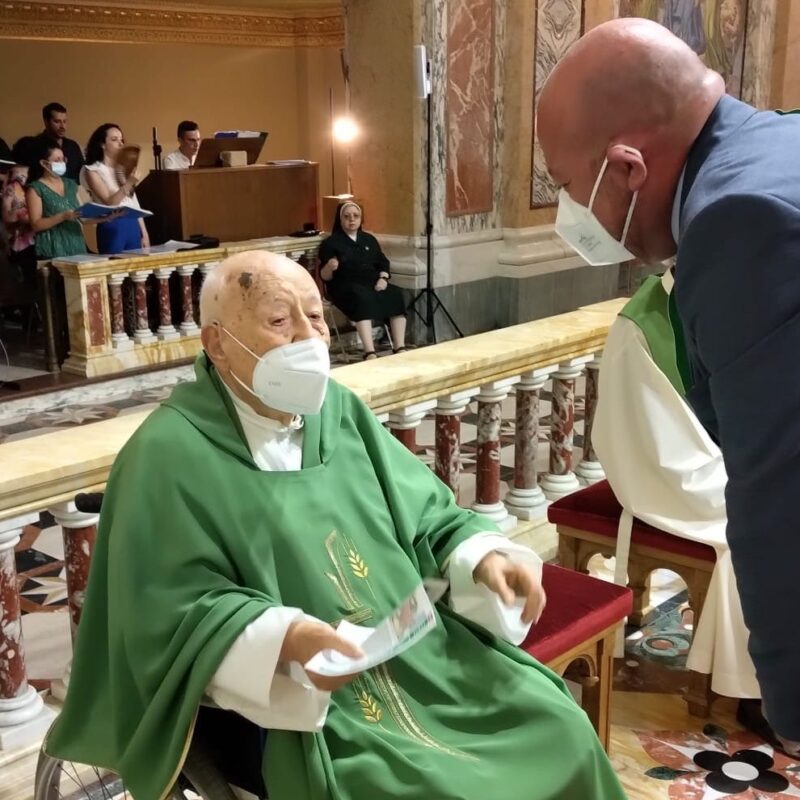 Padre Sapienza con il sindaco Ruffino