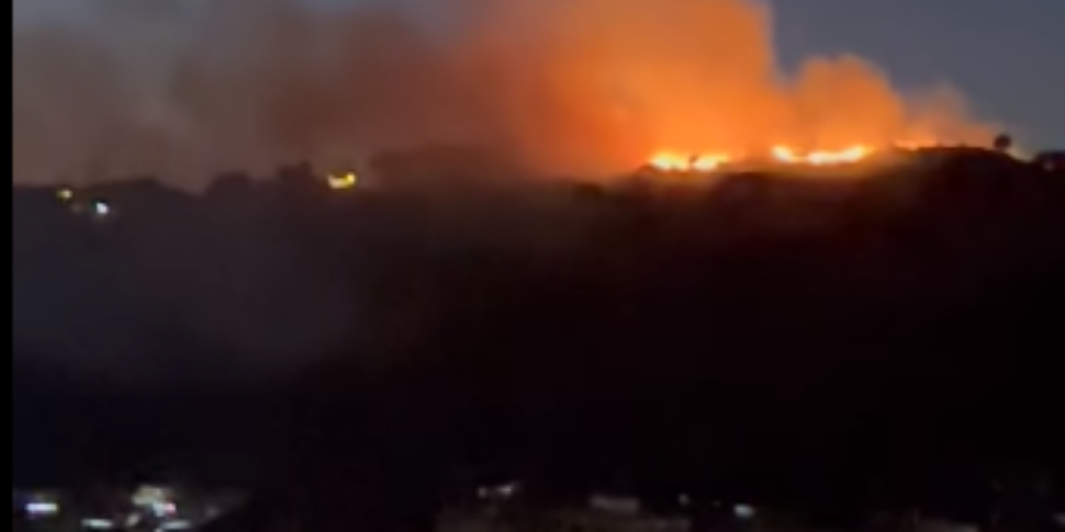 Tornano gli incendi a Piazza Armerina: colline in fiamme nella notte