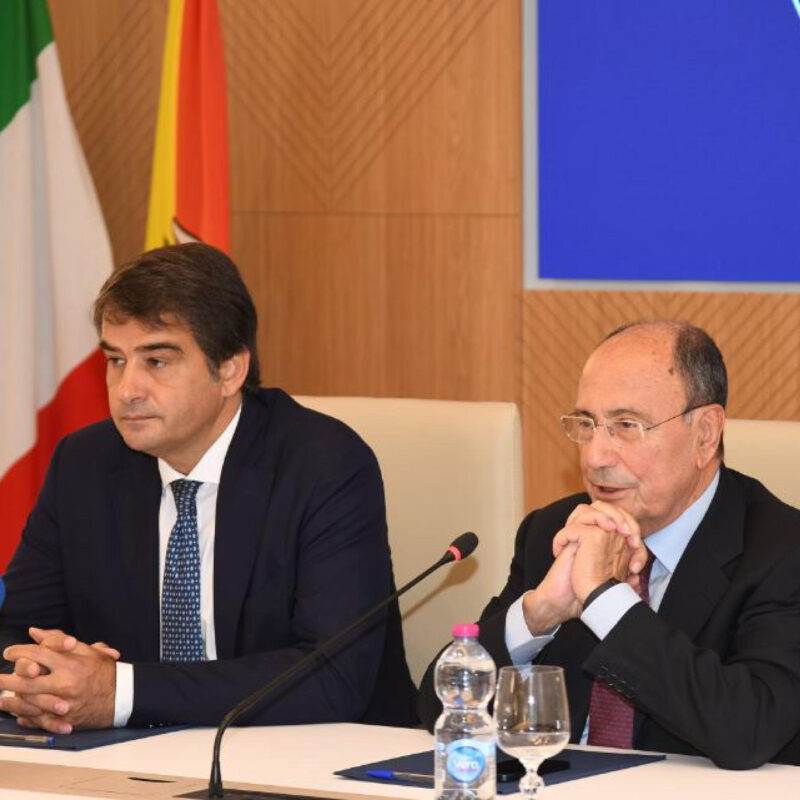 Il ministro Raffele Fitto, a Palazzo d'Orleans, con il presidente della Regione Siciliana Renato Schifani