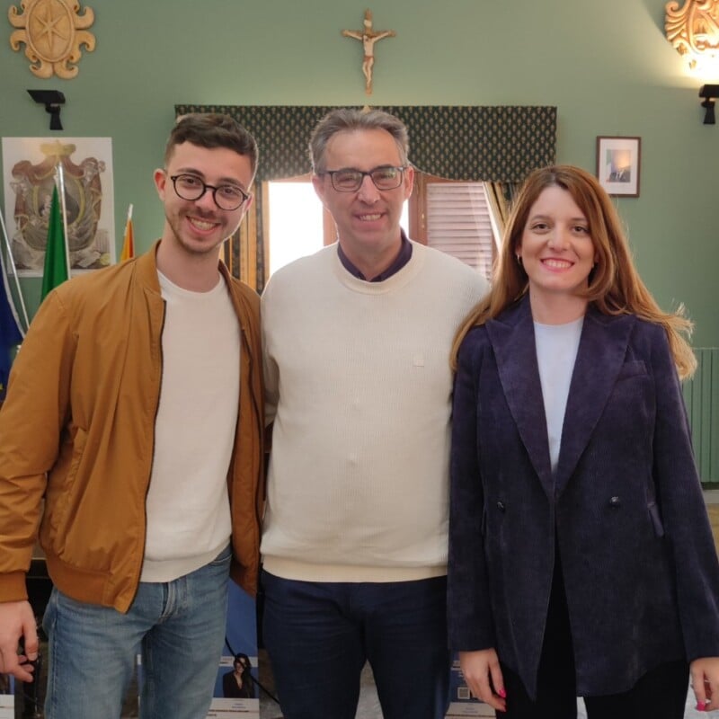 Elena Costa, organizzatrice del festival, Tommaso Di Giorgio, sindaco di Bisacquino e Alberto Oddo, responsabile della segreteria organizzativa