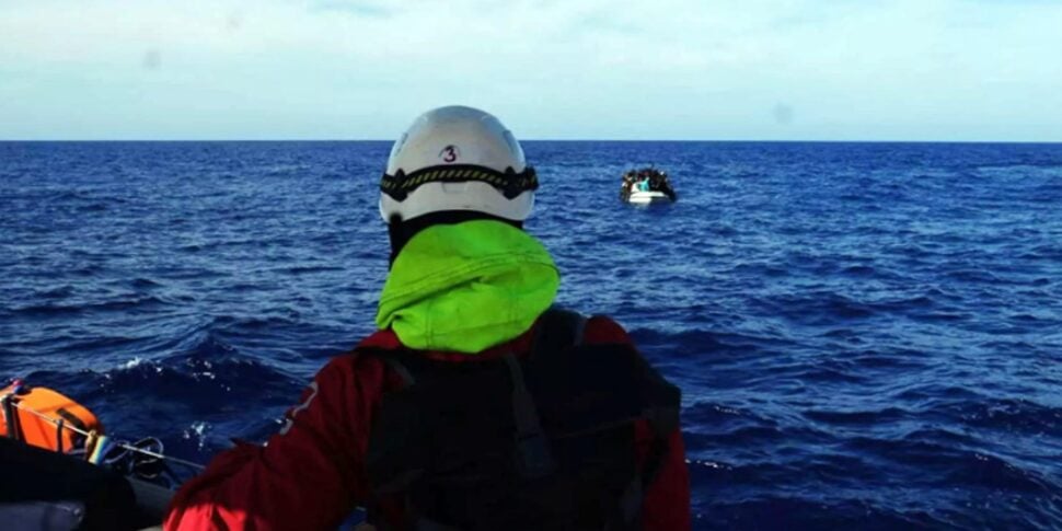 Sbarchi di migranti a Lampedusa, trasferito a Palermo un uomo rimasto ustionato