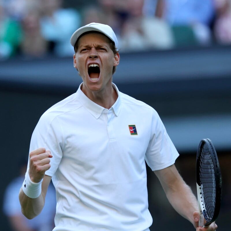 epa12223221 Jannik Sinner of Italy gestures during his Men's Singles Round of 16 match against Grigor Dimitrov of Bulgaria at the Wimbledon Championships, Wimbledon, Britain, 07 July 2025. EPA/NEIL HALL EDITORIAL USE ONLY